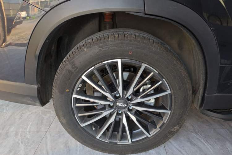 Used Chery Tiggo 8 2025 Excellence Edition 230 TCI Automatic Luxury Version 5 Seats Right Rear Wheel Hub