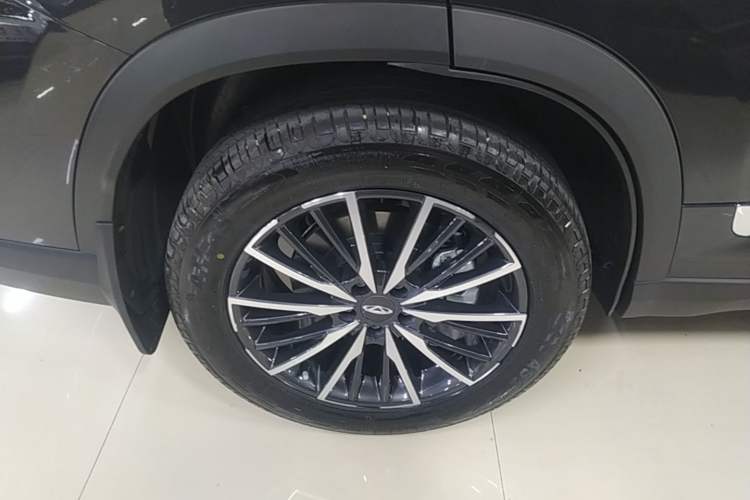 Used Chery Tiggo 8 2025 Excellence Version 230 TCI Automatic Luxury Edition 7 Seats Right Rear Wheel Hub