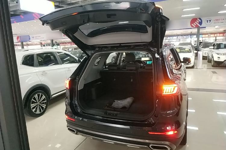 Used Chery Tiggo 8 2025 Excellence Edition 230 TCI Automatic Luxury Version 5 Seats Trunk