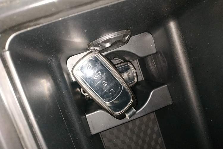 Used Chery Tiggo 8 2025 Excellence Edition 230 TCI Automatic Luxury Version 5 Seats Vehicle Key