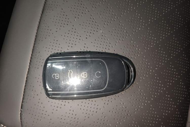 Used Chery Tiggo 8 2025 Excellence Edition 230 TCI Automatic Luxury Version 5 Seats Vehicle Key