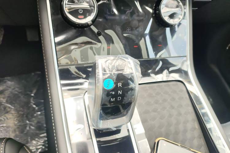 Used Chery Tiggo 8 2025 Excellence Edition 230 TCI Automatic Luxury Version 5 Seats Gear Lever