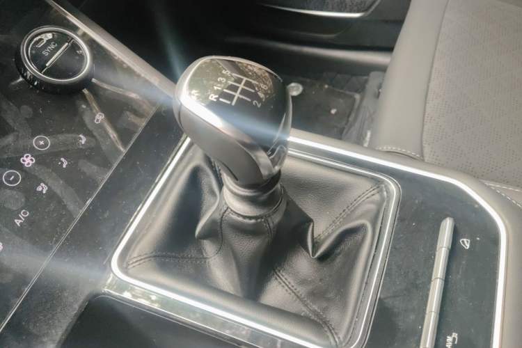 Used Chery Tiggo 8 2025 Excellence Version 230 TCI Manual Comfort Edition 5 Seats Gear Lever