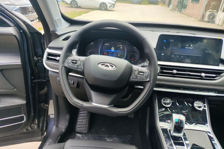 Used Chery Tiggo 8 2025 Excellence Edition 230 TCI Automatic Luxury Version 5 Seats Steering Wheel