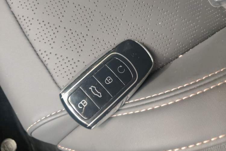 Used Chery Tiggo 8 2025 Excellence Version 230 TCI Manual Comfort Edition 5 Seats Vehicle Key