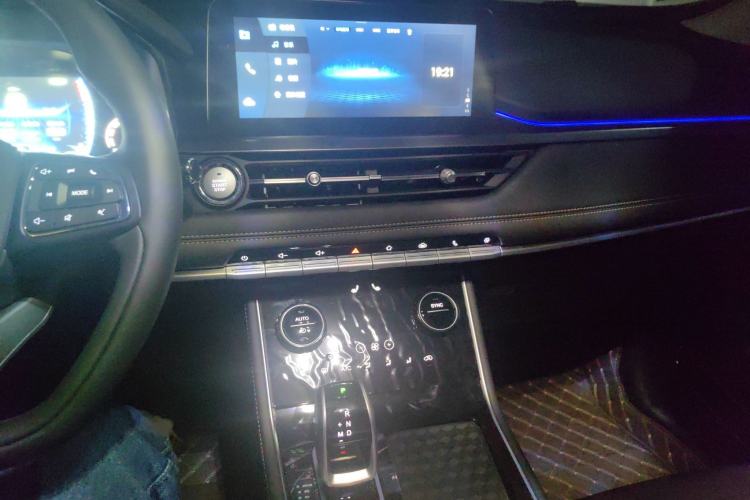 Used Chery Tiggo 8 2025 Excellence Edition 230 TCI Automatic Luxury Version 5 Seats Audio And AC Panel