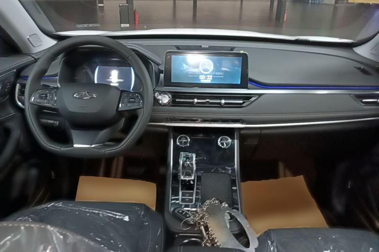 Used Chery Tiggo 8 2025 Excellence Edition 230 TCI Automatic Luxury Version 5 Seats Center Console