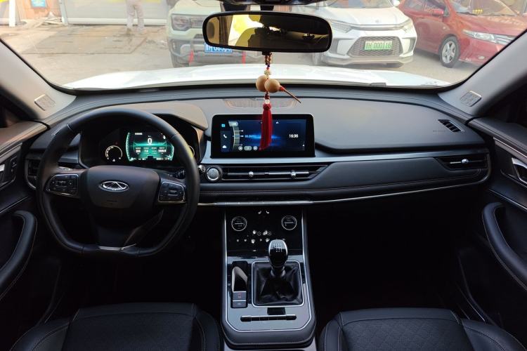 Used Chery Tiggo 8 2025 Excellence Edition 230 TCI Manual Comfort Version 7 Seats Center Console