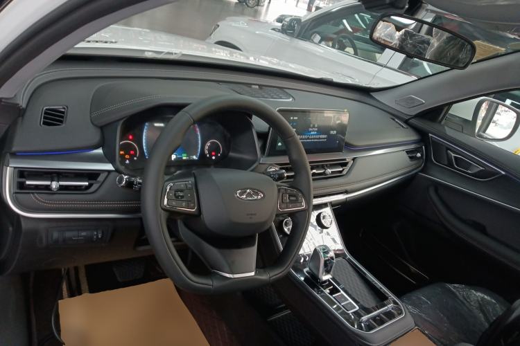 Used Chery Tiggo 8 2025 Excellence Edition 230 TCI Automatic Luxury Version 5 Seats Center Console