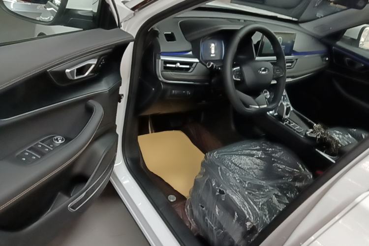 Used Chery Tiggo 8 2025 Excellence Edition 230 TCI Automatic Luxury Version 5 Seats Driver Seat