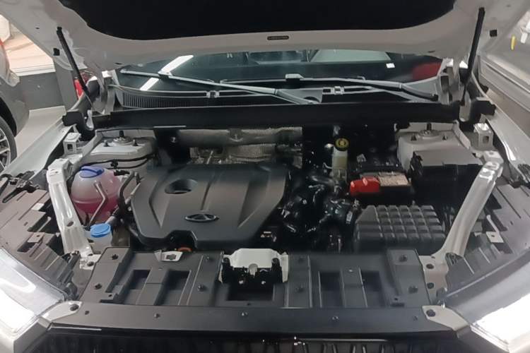 Used Chery Tiggo 8 2025 Excellence Edition 230 TCI Automatic Luxury Version 5 Seats Engine Bay