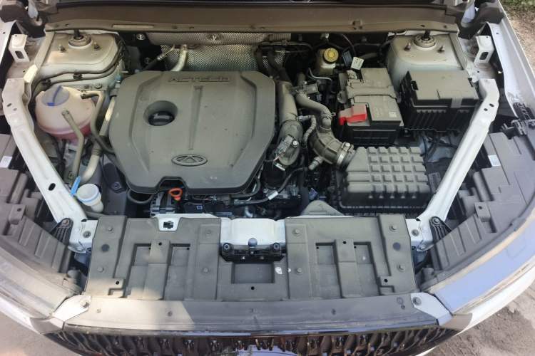 Used Chery Tiggo 8 2025 Excellence Edition 230 TCI Automatic Luxury Version 5 Seats Engine Bay
