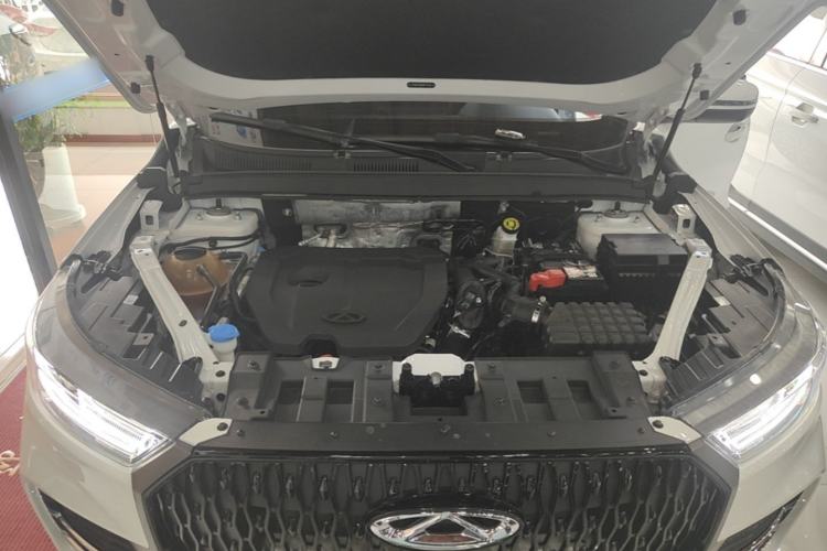 Used Chery Tiggo 8 2025 Excellence Version 230 TCI Manual Comfort Edition 5 Seats Engine Bay
