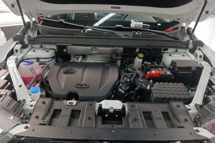 Used Chery Tiggo 8 2025 Excellence Edition 230 TCI Automatic Luxury Version 5 Seats Engine Bay