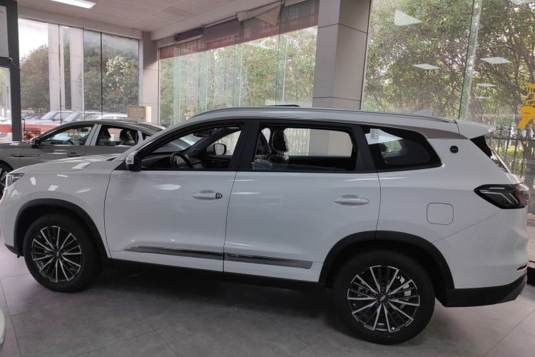 Used Chery Tiggo 8 2025 Excellence Edition 230 TCI Automatic Luxury Version 5 Seats Exterior 5