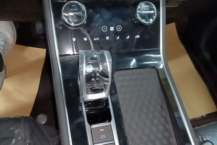 Used Chery Tiggo 8 2025 Excellence Edition 230 TCI Automatic Luxury Version 5 Seats Gear Lever