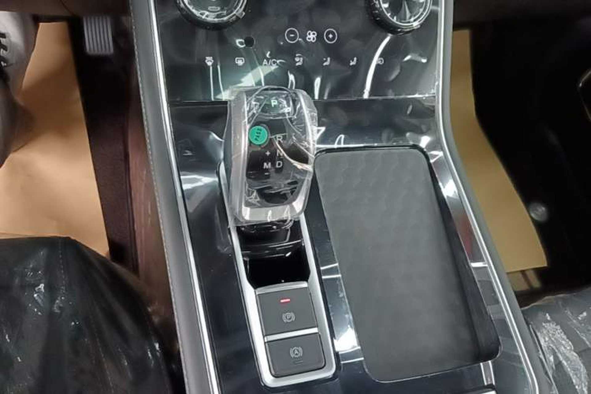 Used Chery Tiggo 8 2025 Excellence Edition 230 TCI Automatic Luxury Version 5 Seats Gear Lever