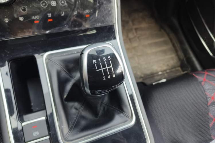 Used Chery Tiggo 8 2025 Excellence Edition 230 TCI Manual Comfort Version 7 Seats Gear Lever