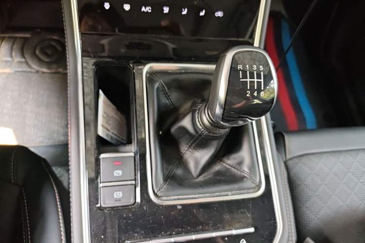 Used Chery Tiggo 8 2025 Excellence Version 230 TCI Manual Comfort Edition 5 Seats Gear Lever