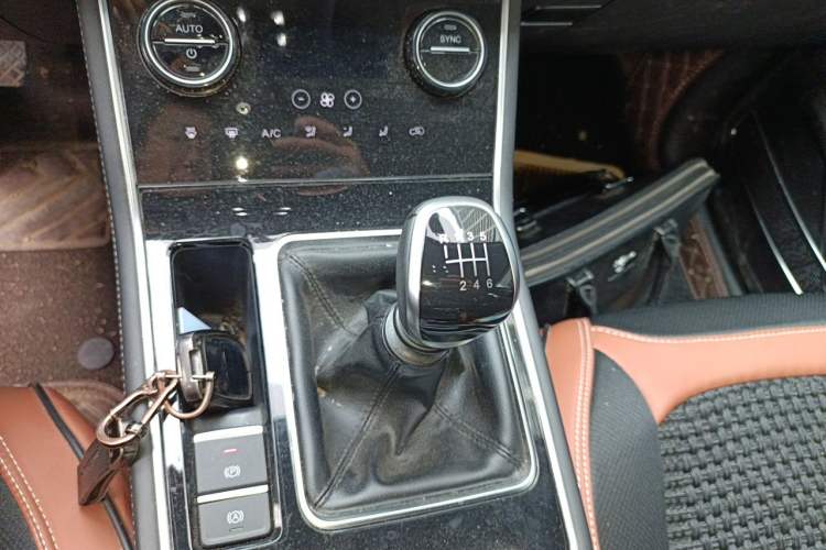 Used Chery Tiggo 8 2025 Excellence Edition 230 TCI Manual Comfort Version 7 Seats Gear Lever
