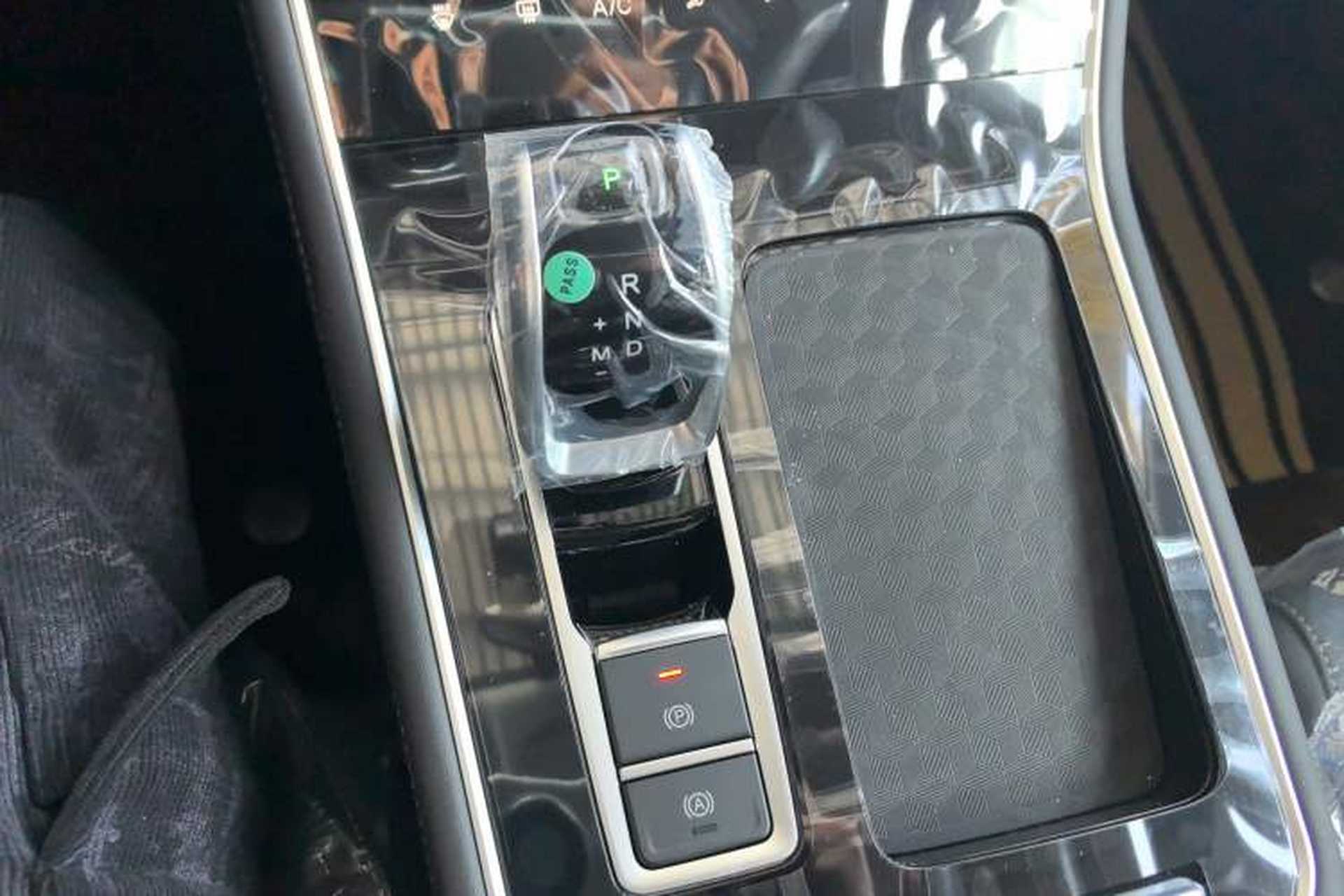 Used Chery Tiggo 8 2025 Excellence Edition 230 TCI Automatic Luxury Version 5 Seats Gear Lever