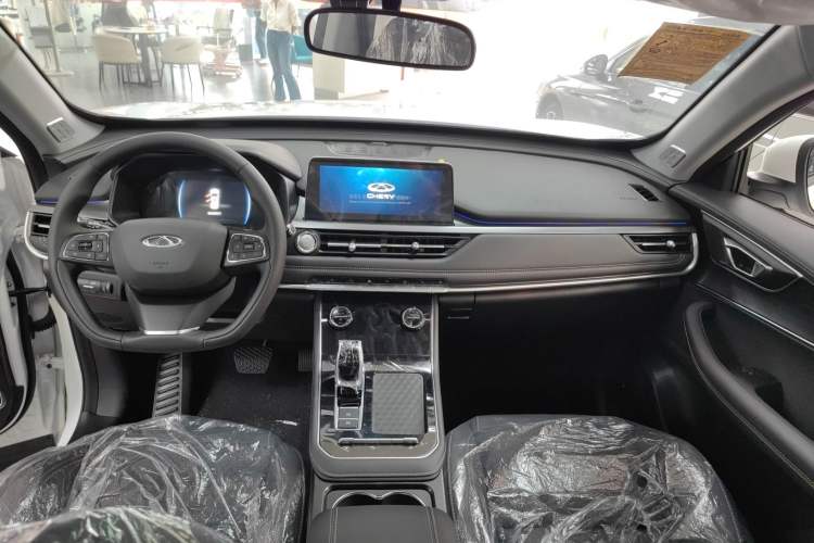 Used Chery Tiggo 8 2025 Excellence Edition 230 TCI Automatic Luxury Version 5 Seats Interior 2