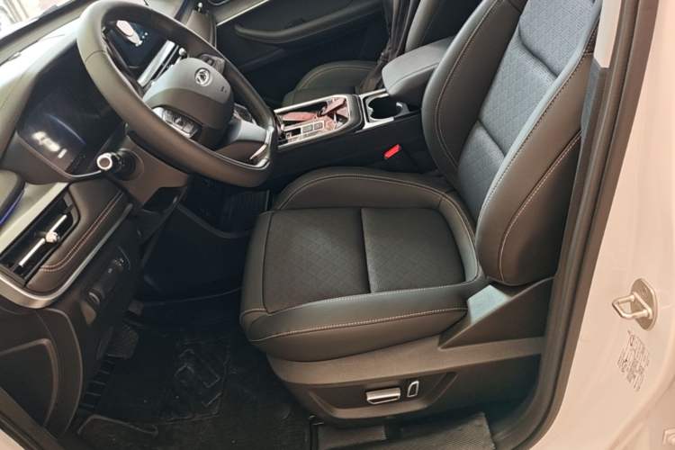 Used Chery Tiggo 8 2025 Excellence Version 230 TCI Automatic Luxury Edition 7 Seats Left Front Seat
