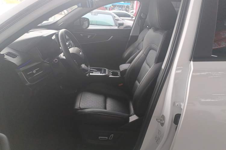 Used Chery Tiggo 8 2025 Excellence Edition 230 TCI Automatic Luxury Version 5 Seats Left Front Seat