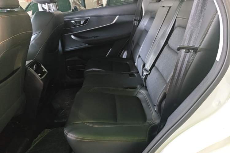 Used Chery Tiggo 8 2025 Excellence Version 230 TCI Automatic Luxury Edition 7 Seats Left Rear Seat