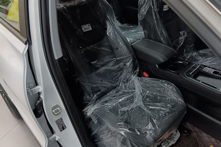 Used Chery Tiggo 8 2025 Excellence Edition 230 TCI Automatic Luxury Version 5 Seats Right Front Seat