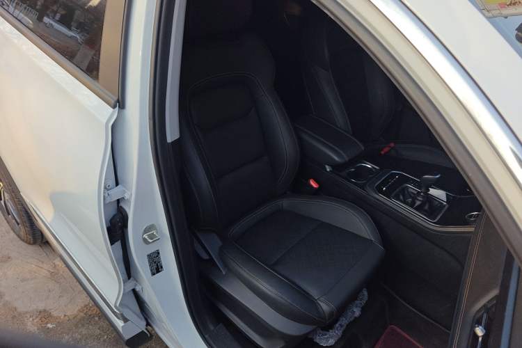 Used Chery Tiggo 8 2025 Excellence Edition 230 TCI Manual Comfort Version 7 Seats Right Front Seat