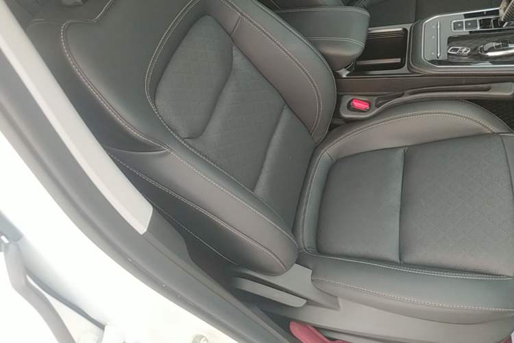 Used Chery Tiggo 8 2025 Excellence Edition 230 TCI Automatic Luxury Version 5 Seats Right Front Seat