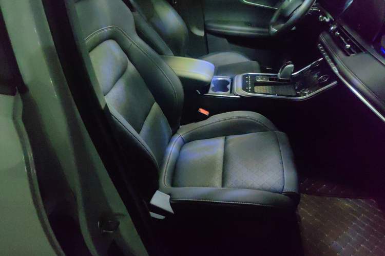 Used Chery Tiggo 8 2025 Excellence Edition 230 TCI Automatic Luxury Version 5 Seats Right Front Seat