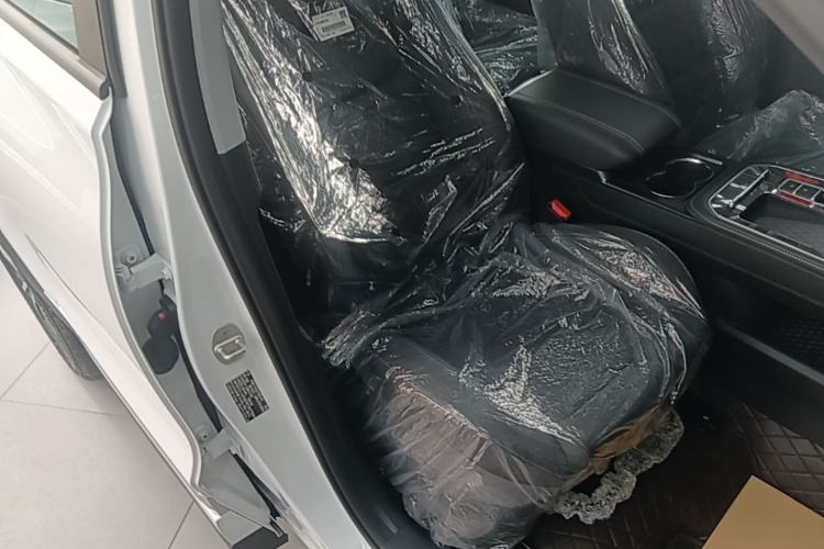 Used Chery Tiggo 8 2025 Excellence Edition 230 TCI Automatic Luxury Version 5 Seats Right Front Seat