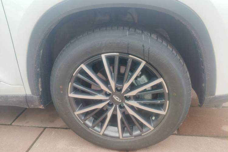 Used Chery Tiggo 8 2025 Excellence Version 230 TCI Manual Comfort Edition 5 Seats Right Front Wheel Hub