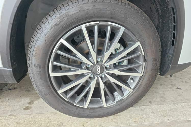 Used Chery Tiggo 8 2025 Excellence Version 230 TCI Automatic Luxury Edition 7 Seats Right Front Wheel Hub