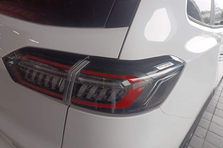 Used Chery Tiggo 8 2025 Excellence Edition 230 TCI Automatic Luxury Version 5 Seats Right Rear Taillight
