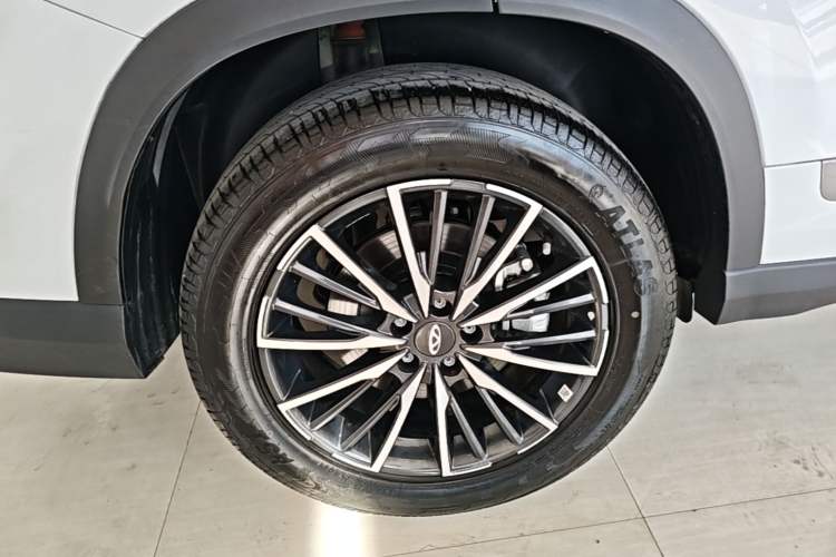 Used Chery Tiggo 8 2025 Excellence Version 230 TCI Automatic Luxury Edition 7 Seats Right Rear Wheel Hub