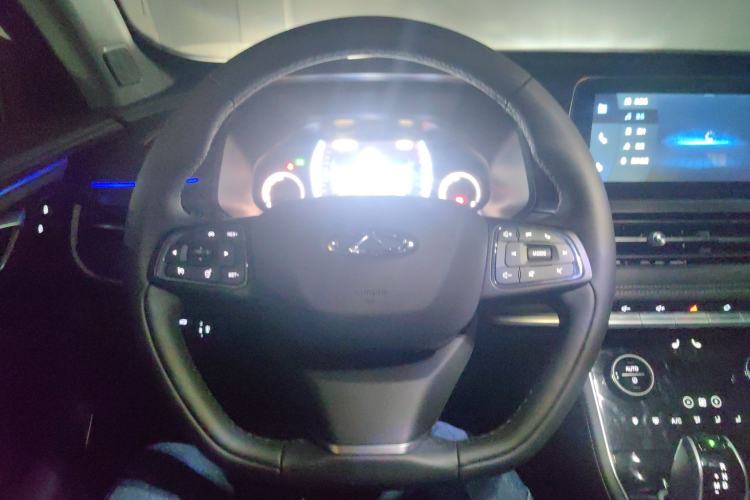 Used Chery Tiggo 8 2025 Excellence Edition 230 TCI Automatic Luxury Version 5 Seats Steering Wheel