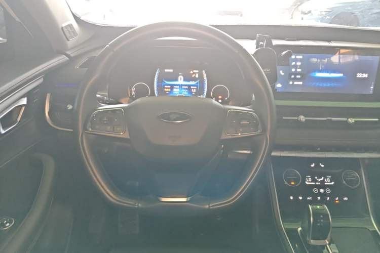 Used Chery Tiggo 8 2025 Excellence Version 230 TCI Automatic Luxury Edition 7 Seats Steering Wheel