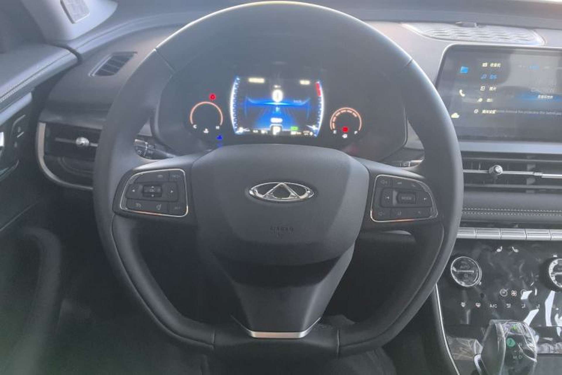 Used Chery Tiggo 8 2025 Excellence Edition 230 TCI Automatic Luxury Version 5 Seats Steering Wheel