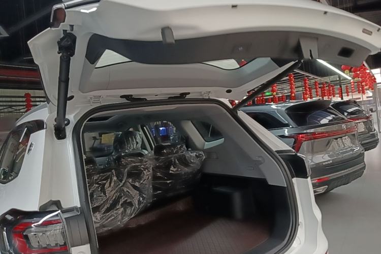Used Chery Tiggo 8 2025 Excellence Edition 230 TCI Automatic Luxury Version 5 Seats Trunk