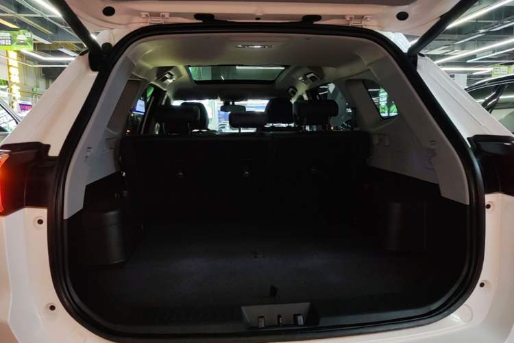 Used Chery Tiggo 8 2025 Excellence Edition 230 TCI Automatic Luxury Version 5 Seats Trunk