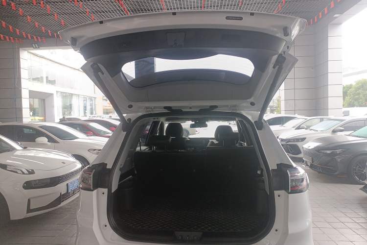 Used Chery Tiggo 8 2025 Excellence Edition 230 TCI Automatic Luxury Version 5 Seats Trunk