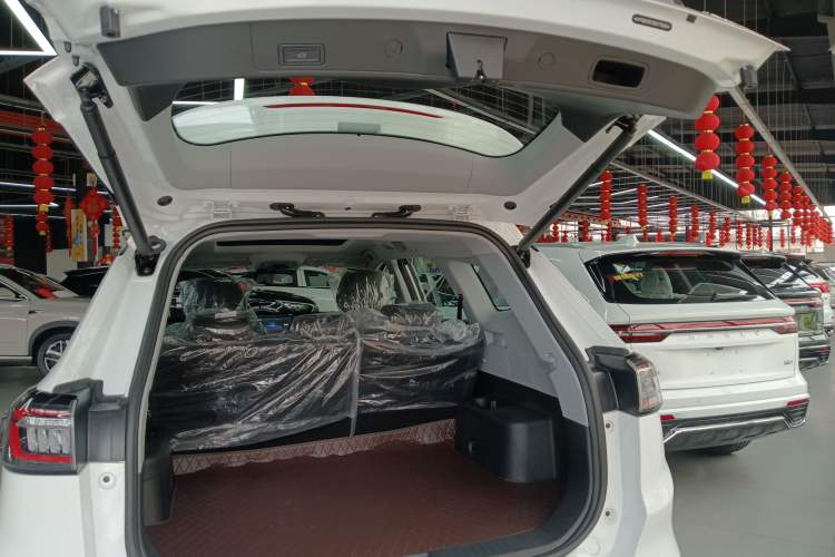 Used Chery Tiggo 8 2025 Excellence Edition 230 TCI Automatic Luxury Version 5 Seats Trunk
