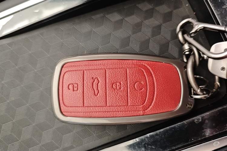 Used Chery Tiggo 8 2025 Excellence Version 230 TCI Automatic Luxury Edition 7 Seats Vehicle Key