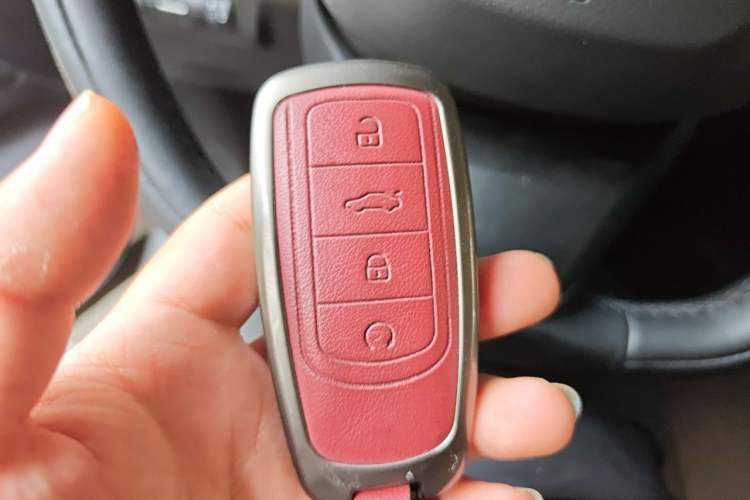 Used Chery Tiggo 8 2025 Excellence Version 230 TCI Manual Comfort Edition 5 Seats Vehicle Key