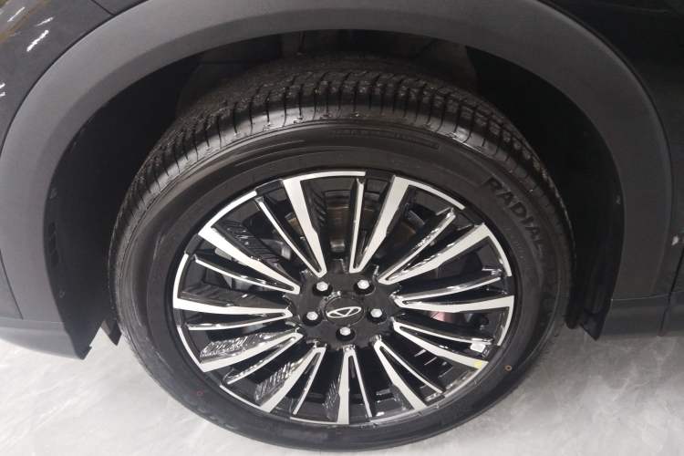 Used Chery Tiggo 8 2026 Model, 5th Generation Leopard Model, Kunpeng 1.6T Automatic Prestige Version Left Front Wheel Hub