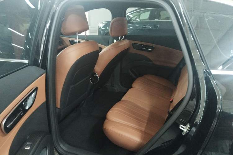 Used Chery Tiggo 8 2026 Model, 5th Generation Leopard Model, Kunpeng 1.6T Automatic Prestige Version Left Rear Seat