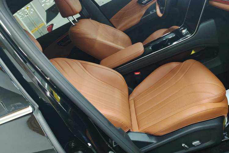 Used Chery Tiggo 8 2026 Model, 5th Generation Leopard Model, Kunpeng 1.6T Automatic Prestige Version Right Front Seat